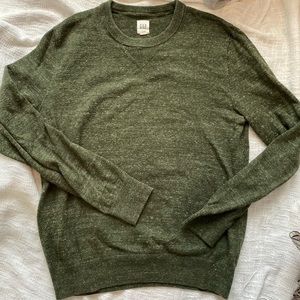 Gap sweater